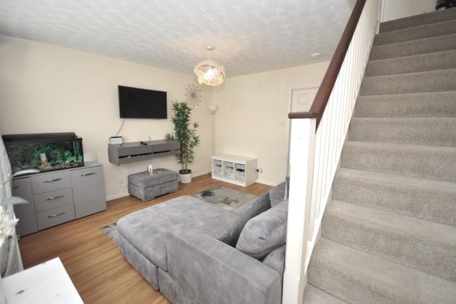 7, Chelmsford Close, Northampton photo 4