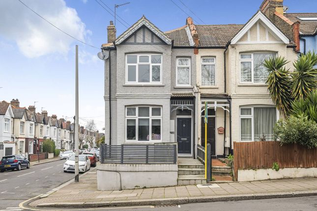 Flat for sale in Church Lane, Tooting Bec, London