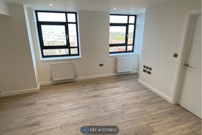 Thumbnail Flat to rent in Cresta House, Luton