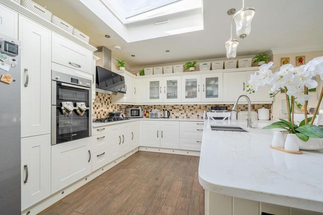 6 GRENDON WAY, Grendon Way, Aylesbury photo 3