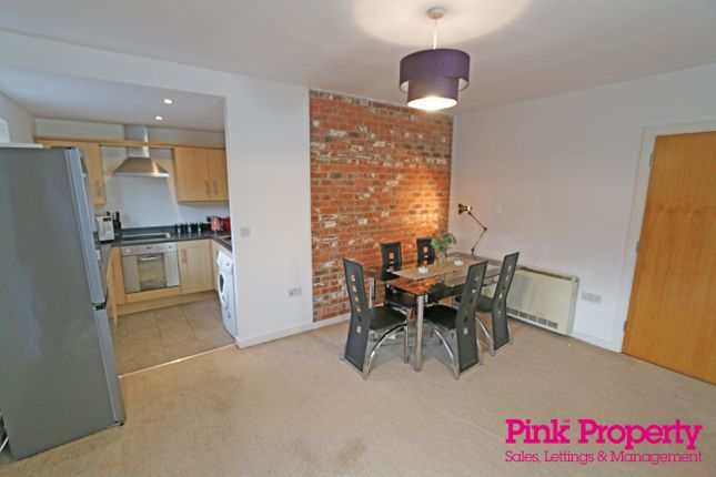 Flat for sale in High Street, Hull