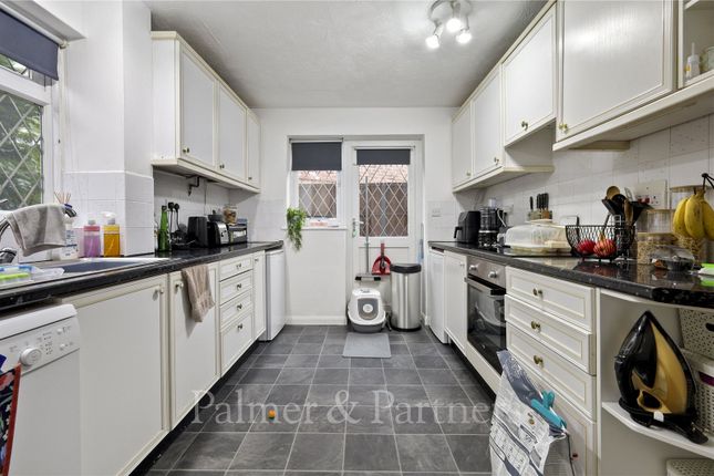 11, Briarwood End, Colchester photo 5