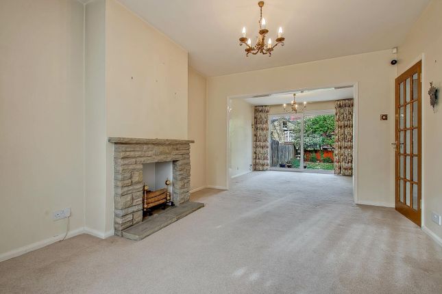 Howcroft Crescent, London photo 3