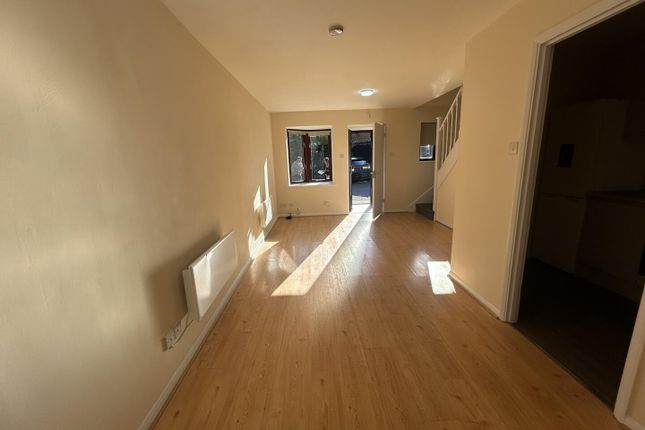 7, Camille Close, London photo 4