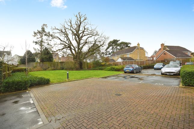 Flat for sale in Montfort Drive, Great Baddow, Chelmsford