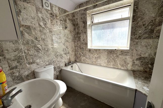 Copy, 24, Avenue Crescent, Cranford photo 4