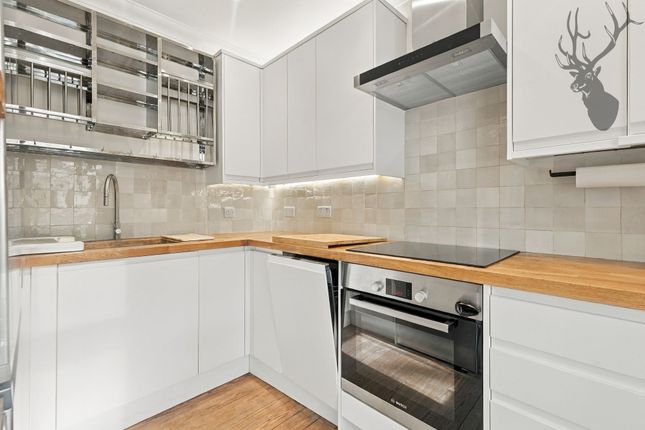 Flat 16, Tredegar House 97-99 Bow Road, London photo 3
