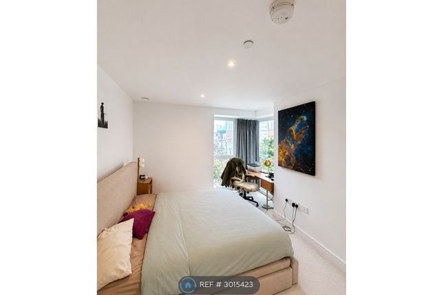 Flat, Goldsmith Apartments Brigadier Walk, London photo 4
