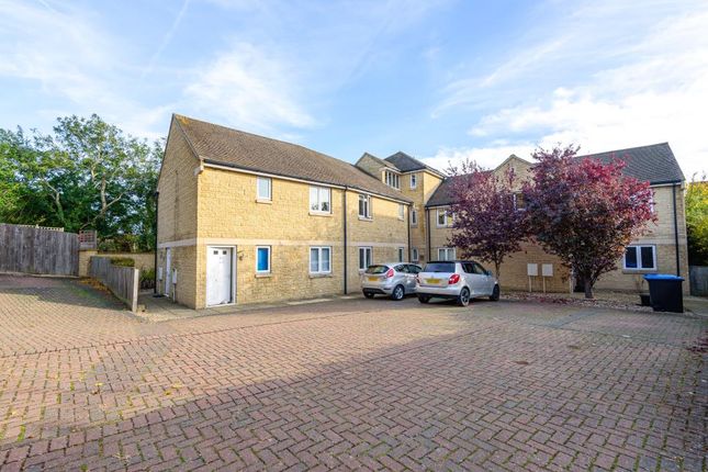 Flat for sale in Shirley Heights, Witney
