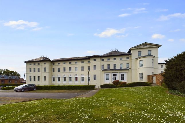 Flat for sale in The Crescent, Gloucester, Gloucestershire
