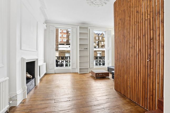 Studio flat on Spring Street, Paddington, £2,145/mo