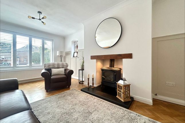 19, Elizabeth Grove, Dudley photo 3