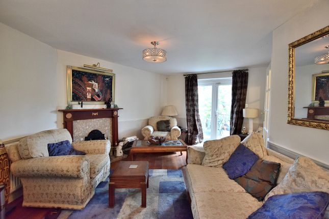 162B, Bramley Road, Southgate photo 3