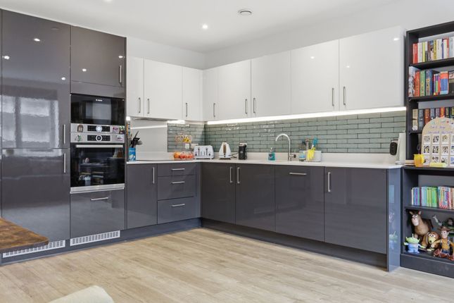63 Beck Square, London photo 4