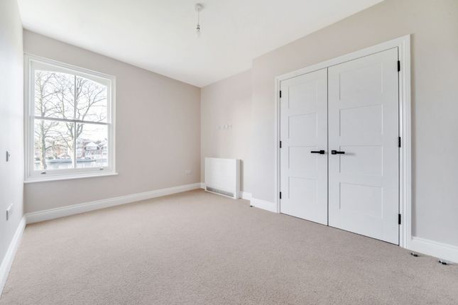 Flat to rent in Victory, Thamesfield Village, Wargravenue Road, Henley-On-Thames, Oxfordshire