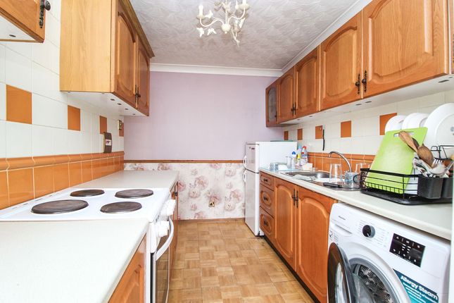 29, Northdale Close, Bedford photo 4