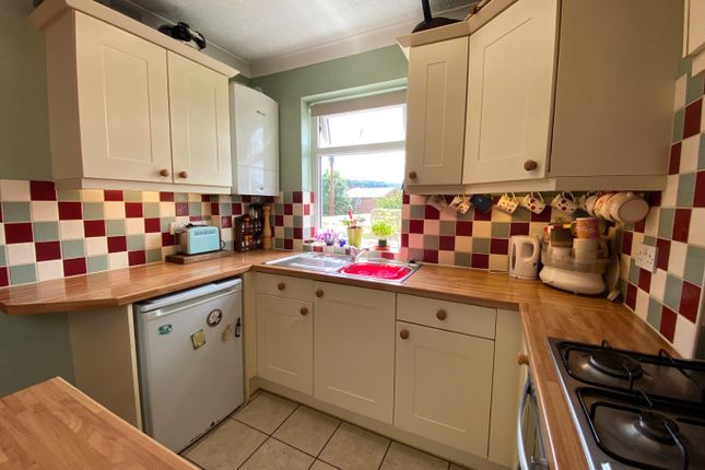 12, Lopes Crescent, Okehampton photo 4