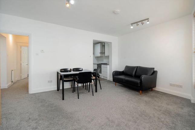 Flat 3, 111, Canterbury Road, London photo 2