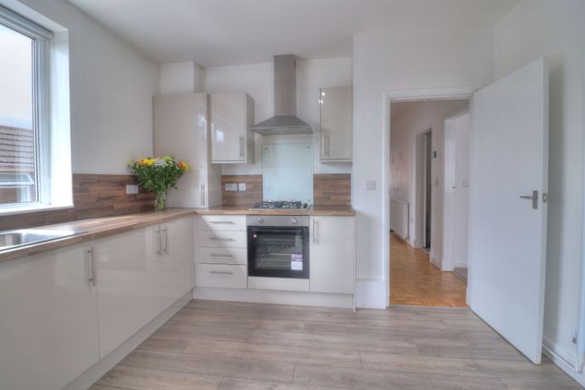 25, Beacon Avenue, Leicester photo 4