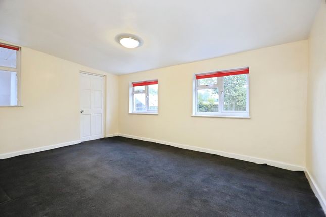 29, Sedgley Road, Staffordshire photo 4