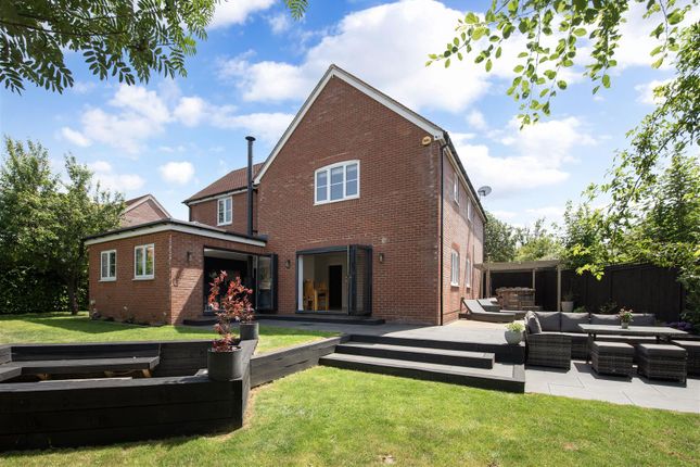 1 Dexter Court, Plum tree Corner, Ox Drove, Andover photo 2