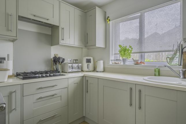 53, HADLEIGH CLOSE, SWINDON photo 4