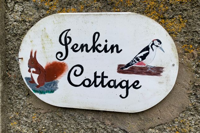 Jenkin Cottage - Kitchen, Living Room, 2 Bedrooms, Bathroom