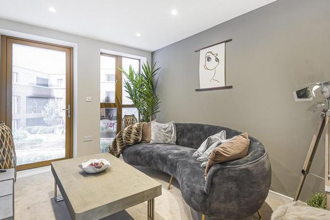 Flat for sale in Streatham Road, Mitcham