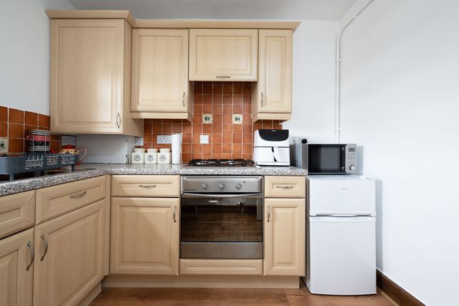 2d Smithy Court Main Street, Greenock photo 4
