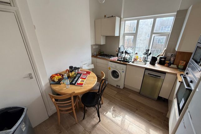 363 Caledonian Road, London photo 5