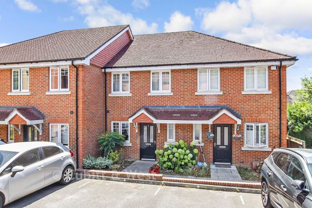 2, Bartram Close, Pulborough photo 2