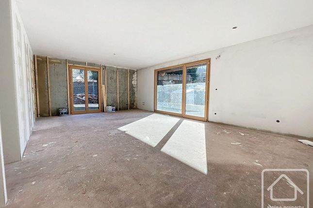 Apartment for sale in Rhône-Alpes, Haute-Savoie, Les Carroz D'arâches