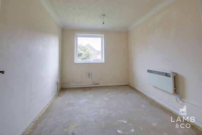 26, Kelvedon Court, Great Clacton photo 4