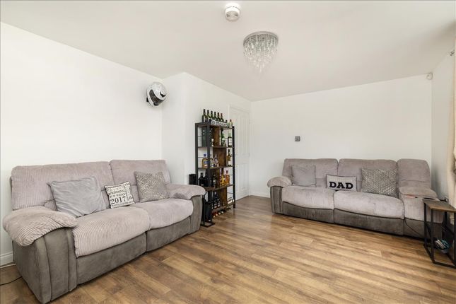 10 Cadwell Crescent, Gorebridge photo 4