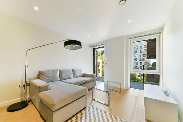 Thumbnail Flat to rent in The Cooper Building, 36 Wharf Road, London