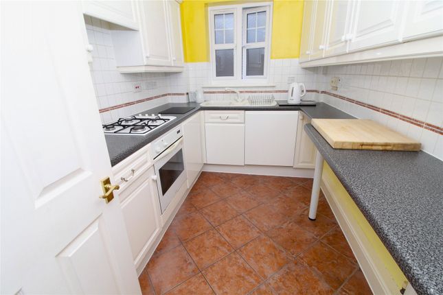 Flat for sale in The Ridgeway, Enfield, Middlesex