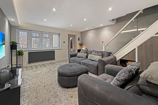 42, Lower Crescent, Stanford-le-hope photo 3