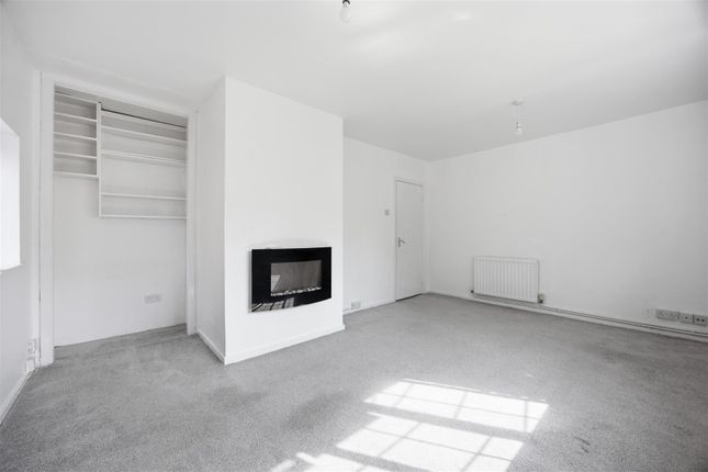 207, Lynhurst Crescent, Hillingdon photo 3