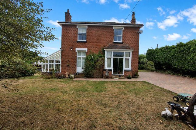 'Dumbleton', 1, Fairfield Lane, Worcestershire photo 2
