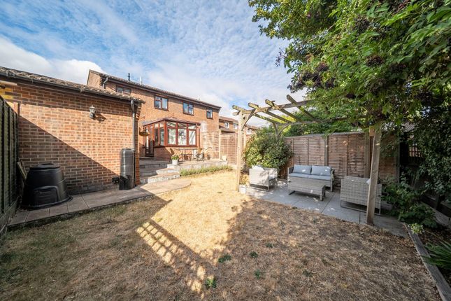 31 Cusden Drive, Andover photo 4