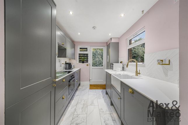 11b, Trafalgar Avenue, London photo 3