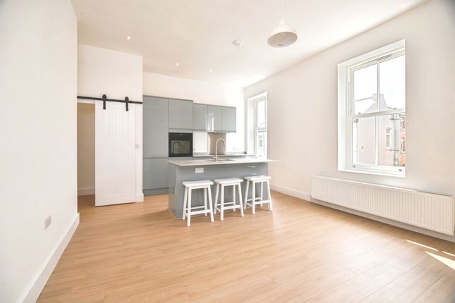 Flat 2, 3a, Amber Street, Saltburn-By-The-Sea photo 3