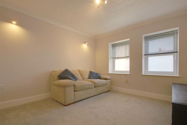 4 Fairfields, 15, Broadwater Road, Worthing photo 3