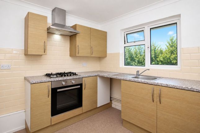 24, Treharne Flats, Pontypridd photo 3