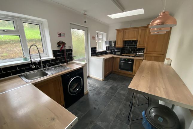 Detached house for sale in Heol Waunyclun, Trimsaran, Kidwelly