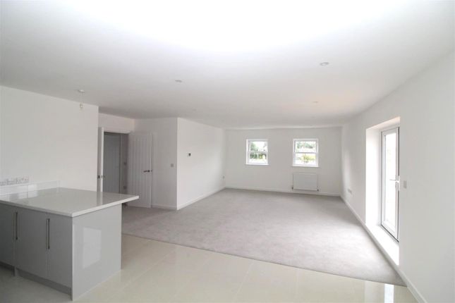 Flat 11, Carlton Place, Walfords Close, Old Harlow photo 4