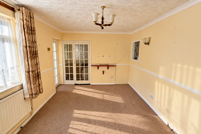Cavell Crescent, Dartford photo 2