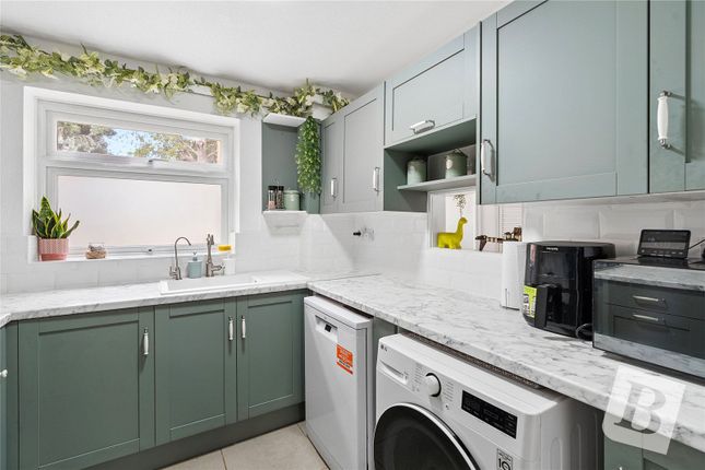 59, West Malling Way, Hornchurch photo 4