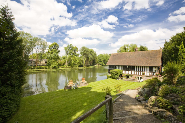 20 Cariad Court, Goring on Thames photo 3