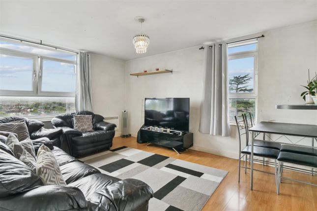 Flat for sale in Ross Road, London